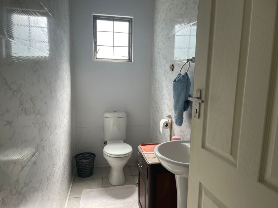 6 Bedroom Property for Sale in West Bank Eastern Cape